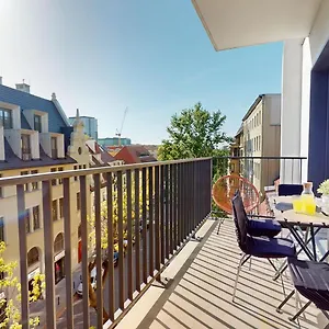 Family House Near The Market Square -perfect For Family & Business - Ksiecia Witolda Street 500 Steps To Market Square - 2 Bedrooms,2 Parking Places Apartament